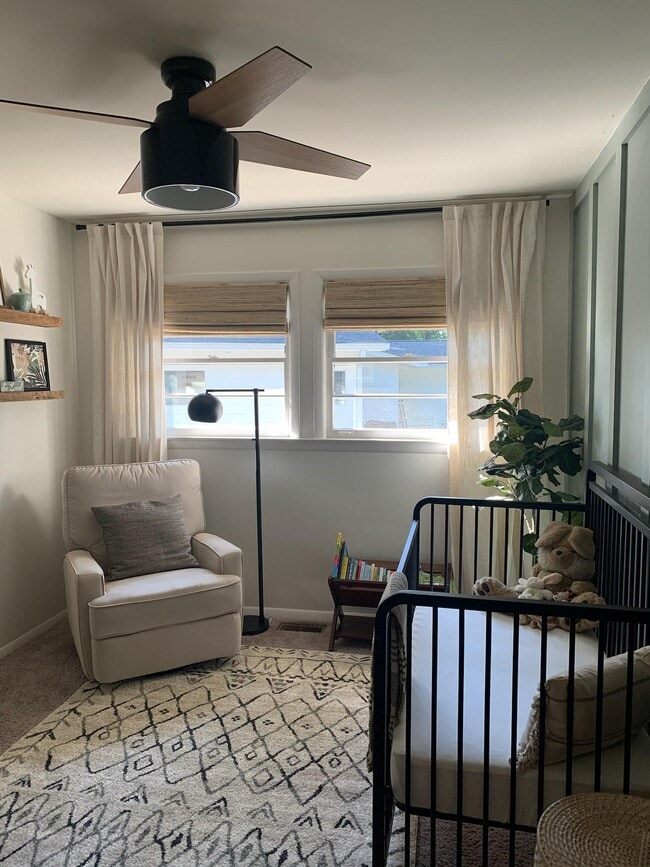 Building Photo - 1102 Greenbriar Cir