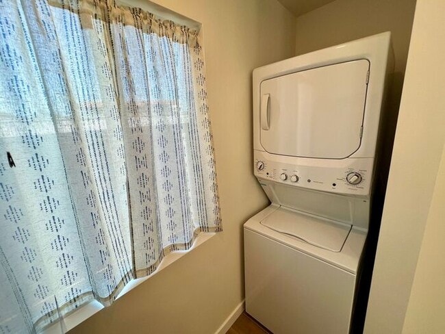 Building Photo - Brand New Modern & Private 2-Bed, 1-Bath A...