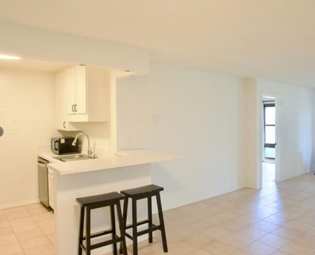 Building Photo - 7765 W 91st St