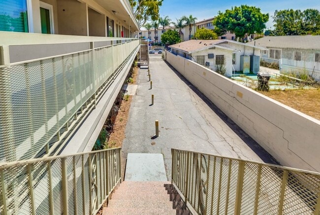 Building Photo - 6117 11th Ave