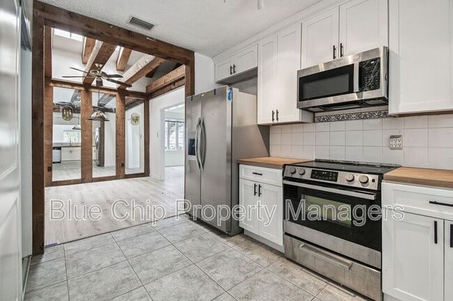 Building Photo - 43 Aegean Ave