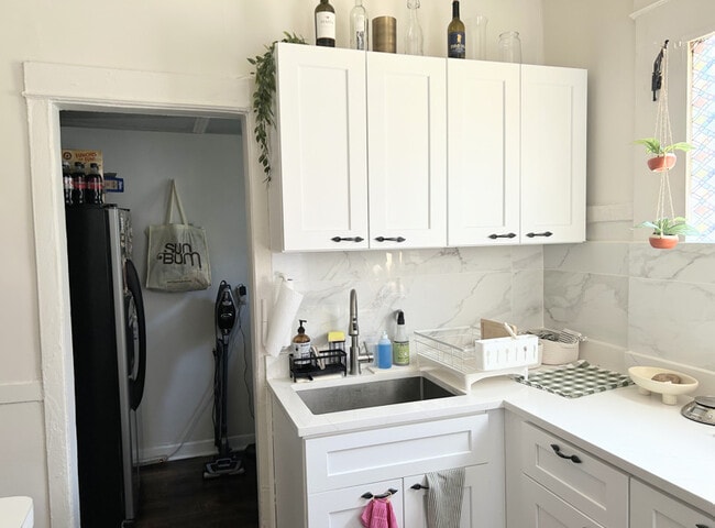 Building Photo - 3508 N Broadway