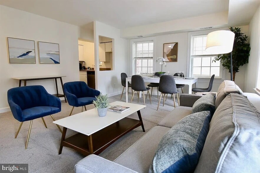 Building Photo - 1426 21st St NW