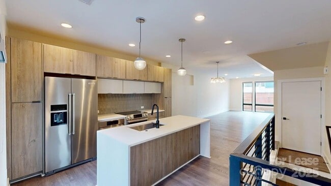 Building Photo - 1211 Minter Pl