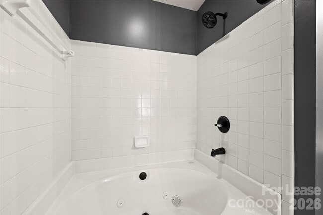 Building Photo - 343 W 7th St