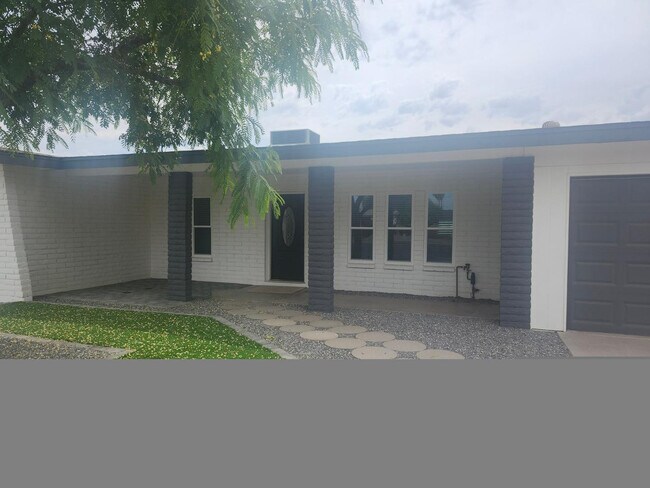 Building Photo - 2267 E Caballero Cir