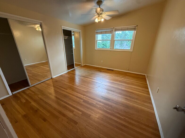 Building Photo - 4951 Campanile Dr