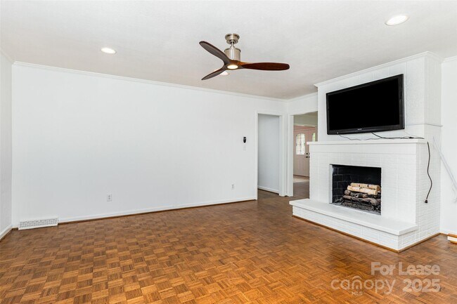 Building Photo - 6334 Fair Valley Dr