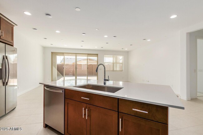 Building Photo - 11157 W Parkway Dr