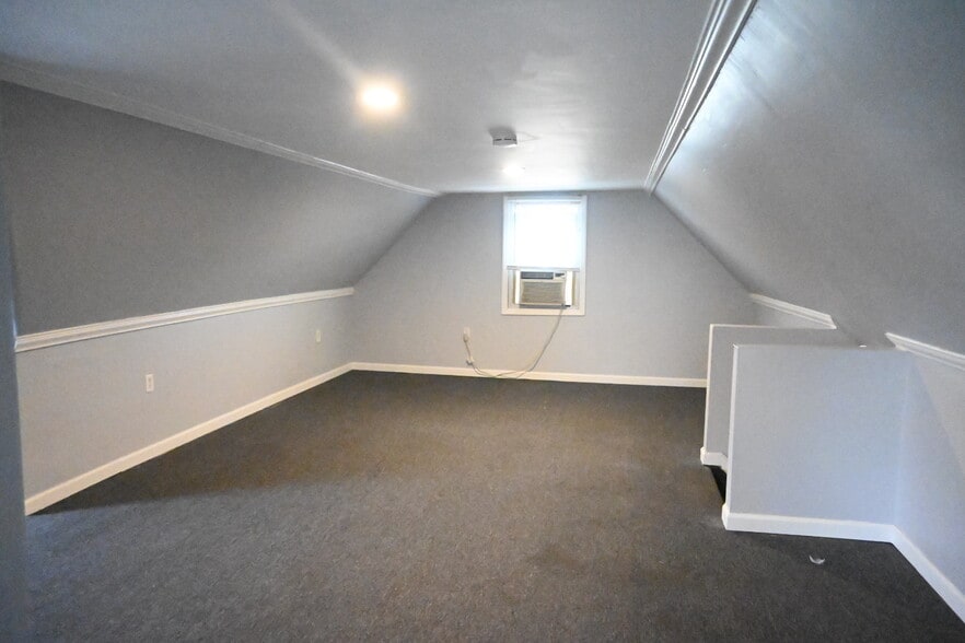 Room 4 - 51 Bogart Ave