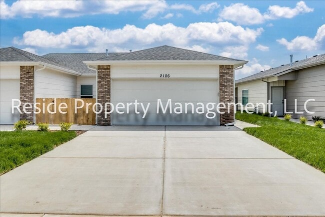 Building Photo - Pineway Aria Plan