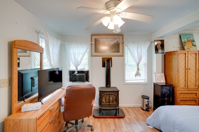 Building Photo - 429 W Lawrence St