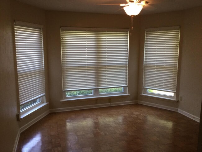 Building Photo - 4280 Riverchase Dr