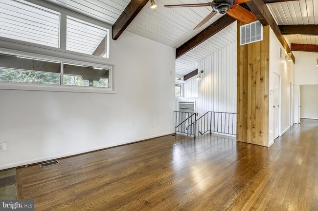 Building Photo - 5511 Huntington Pkwy