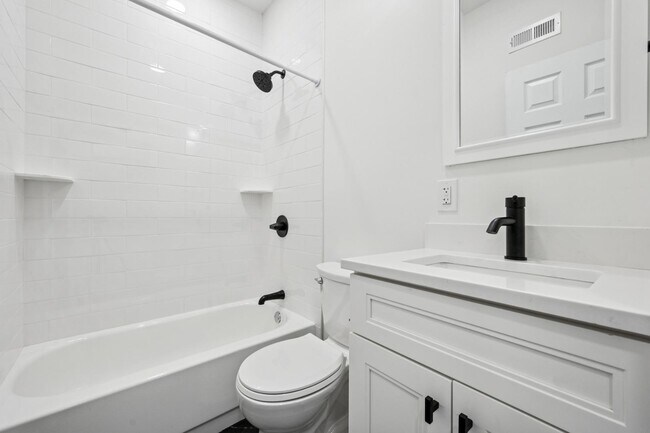 Building Photo - 2550 N Sartain St