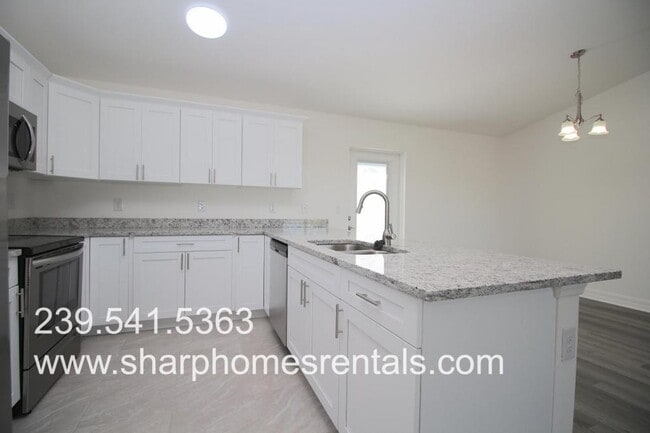 Building Photo - 4142 NE 20th Pl