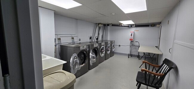 Building Photo - 14 Concord Ave