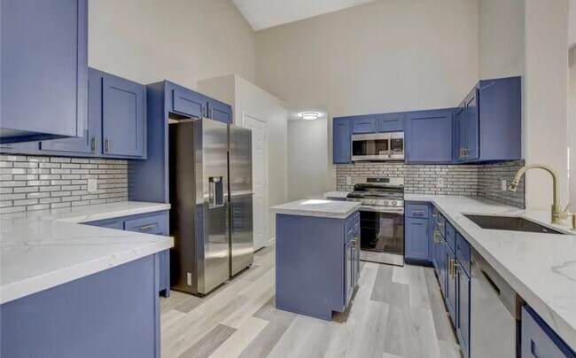 Building Photo - 1735 Navarre Ln