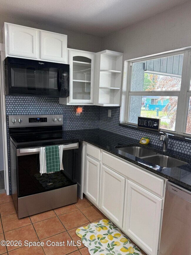 Building Photo - 9 Lemoine Ave