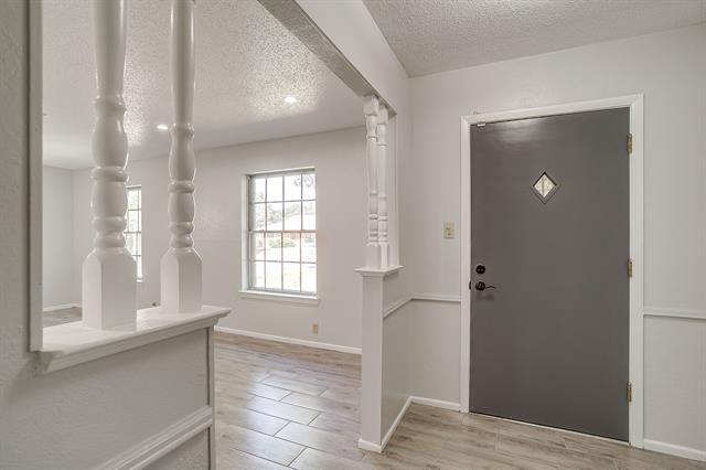 Building Photo - 1225 Crestwood Dr