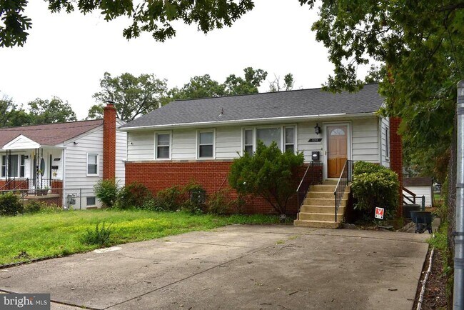 Building Photo - 9205 4th St