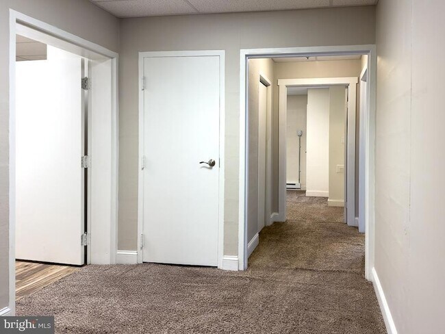 Building Photo - 100 S Front St