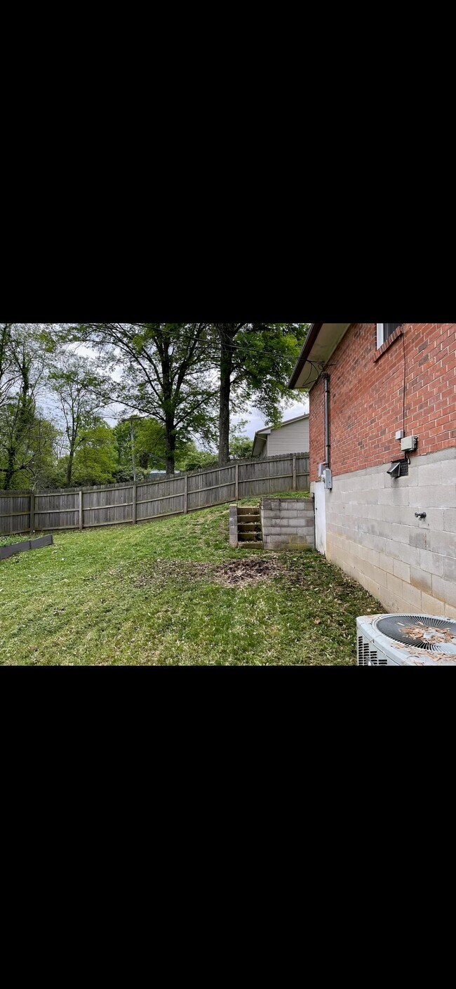 Building Photo - 1308 Maverick Trail