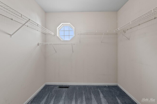 Building Photo - 800 E Saratoga Cir