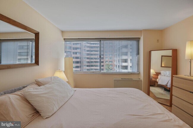 Building Photo - 4515 Willard Ave