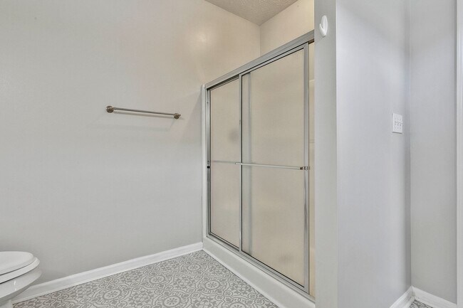 Building Photo - 440 Autumn Glen Cir