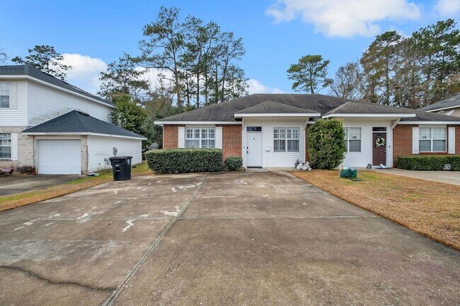 Building Photo - 1652 Corey Wood Cir