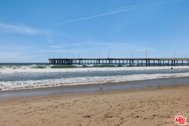 Building Photo - 3412 Ocean Front Walk