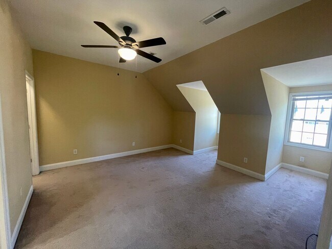Building Photo - End Unit! - Colonial Inspired Three Story ...