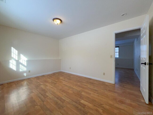 Building Photo - 2 Fieldstone Dr