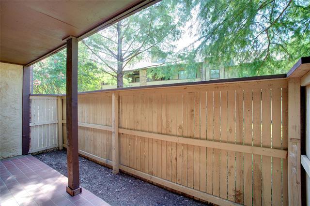 Building Photo - 1304 Harwell Dr