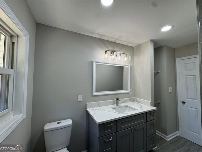 Building Photo - 3489 Creighton Rd SW