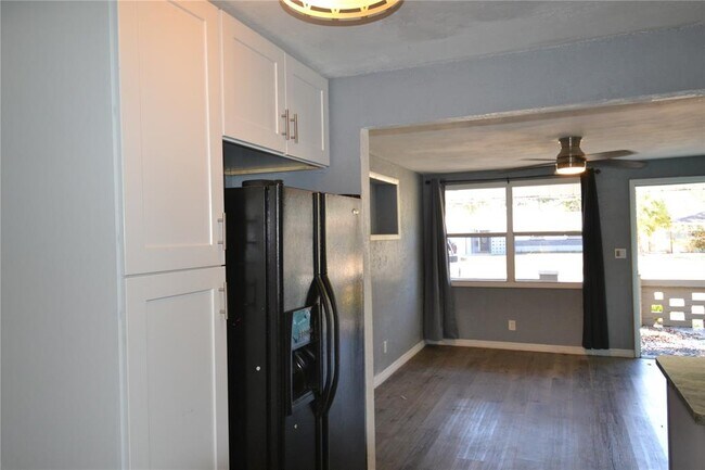 Building Photo - 11465 92nd St N