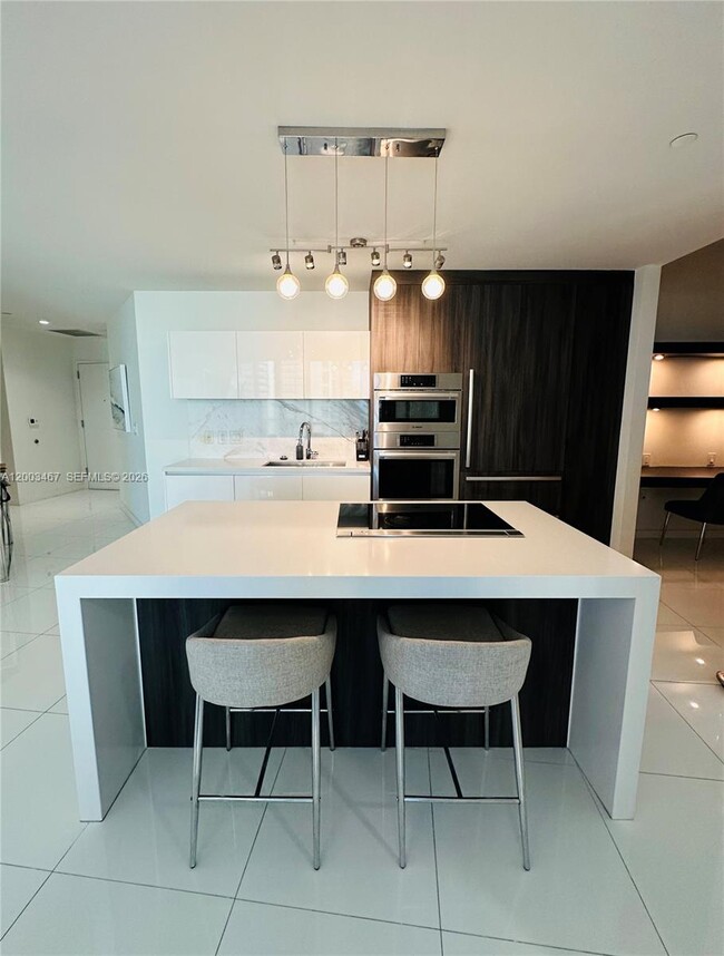 Building Photo - 851 NE 1st Ave