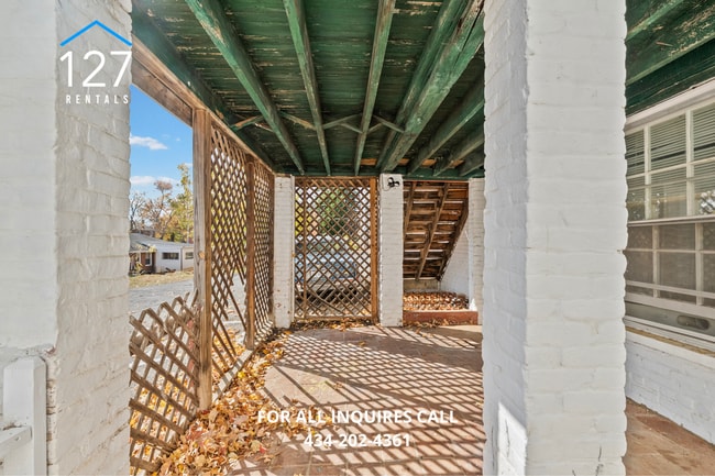 Building Photo - Cozy Upstairs 1-Bedroom Apartment in Fort ...