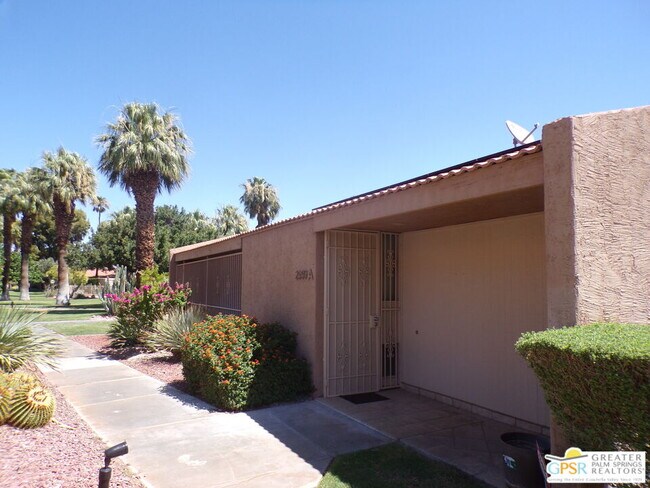 Building Photo - 2559 Whitewater Club Dr