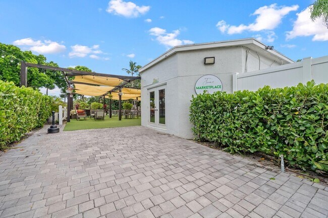 Building Photo - 12480 Mallet Cir