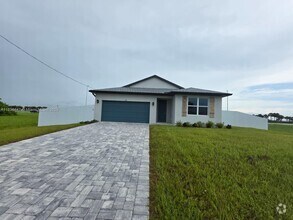 Building Photo - 408 NW 31st Pl