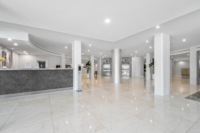 Building Photo - 3546 S Ocean Blvd
