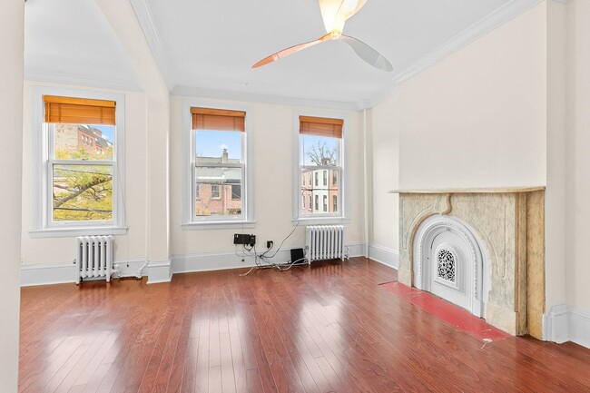 Building Photo - 34 Erie St