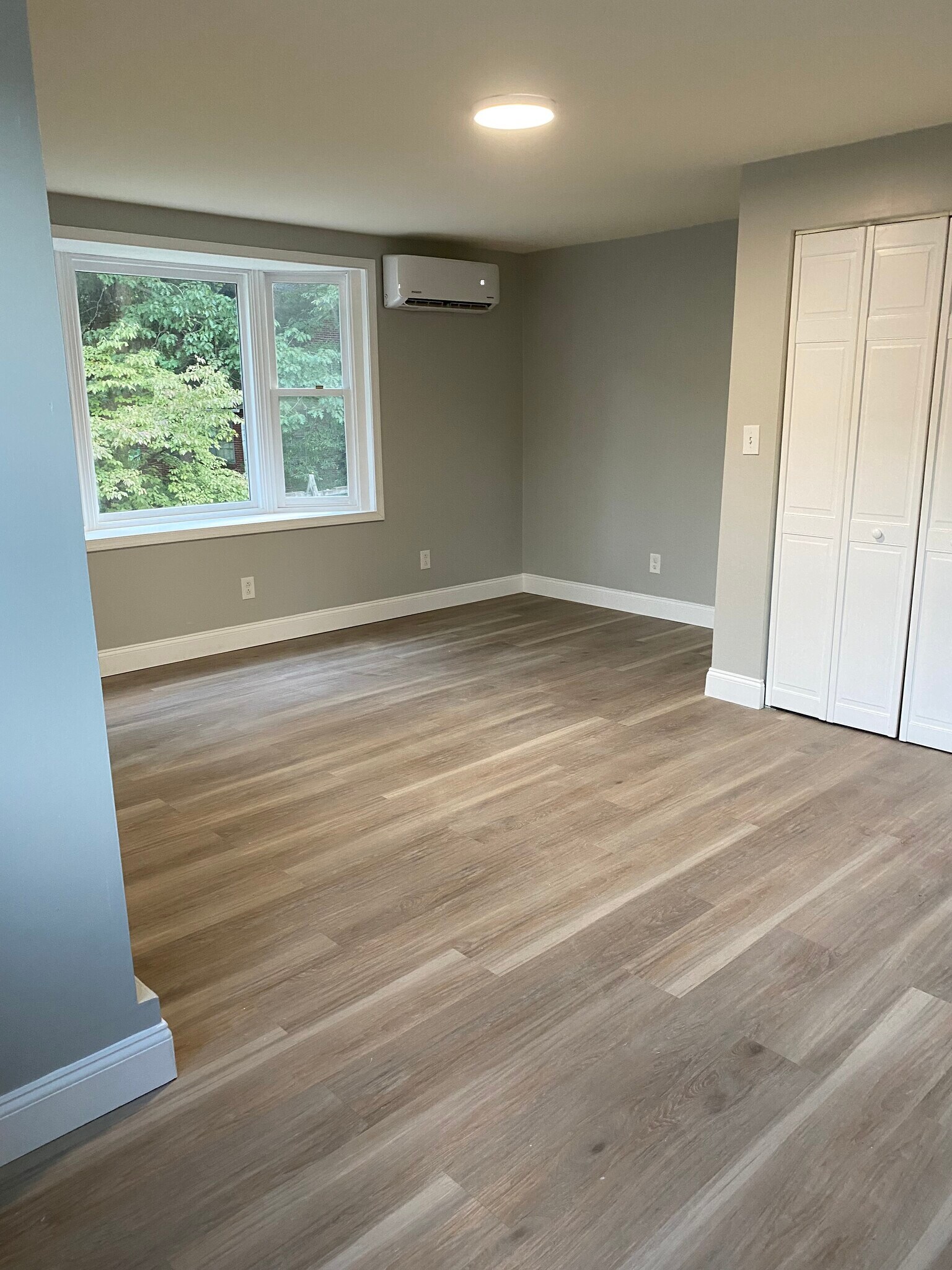 Bay window in upstairs bedroom. - 3054 S Pike Ave