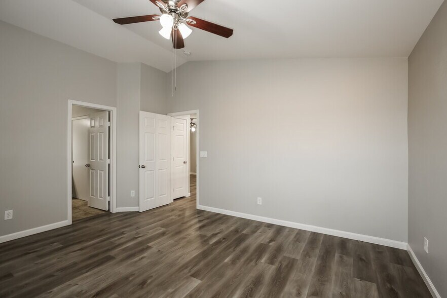 Building Photo - 5260 Judkins Dr