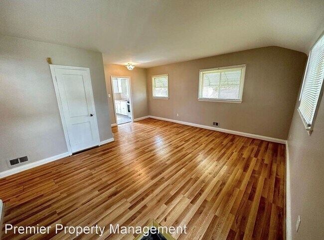 Building Photo - 3 br, 1.5 bath House - 5507 Wilvan Avenue