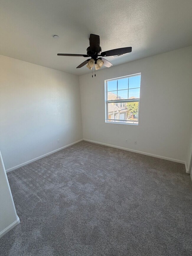 Building Photo - 1609 Barolo Pl