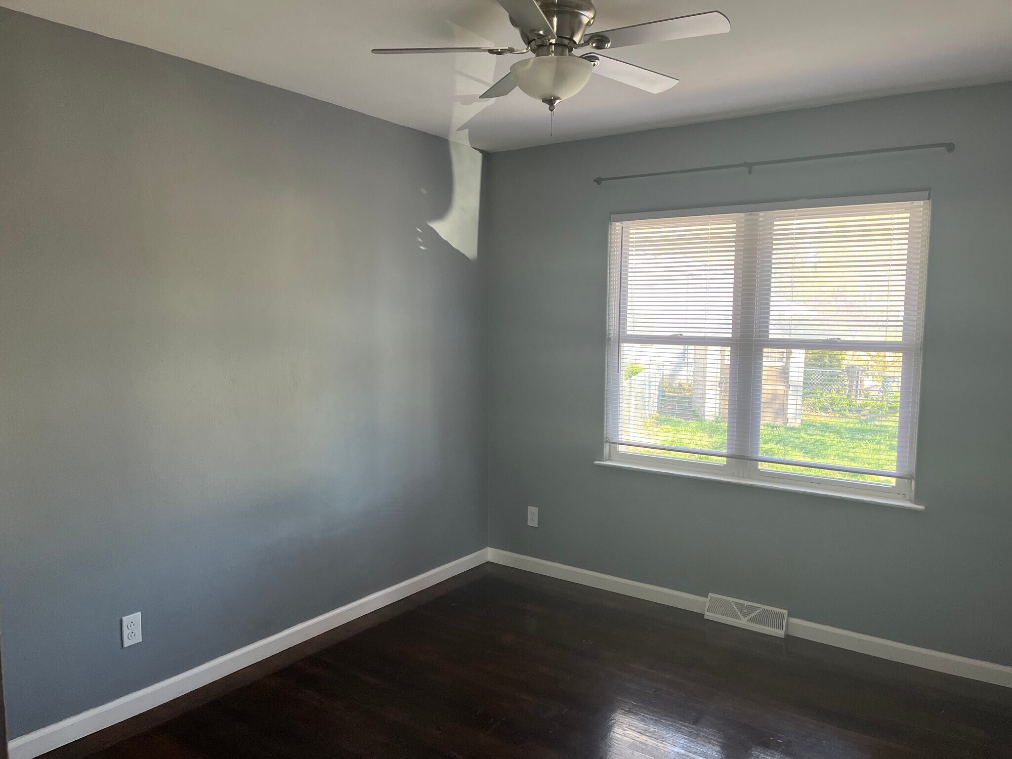 Building Photo - 3868-3870 Western Ave