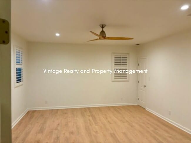 Building Photo - Back On The Rental Market Great Single Story Three Bedroom Home!!!